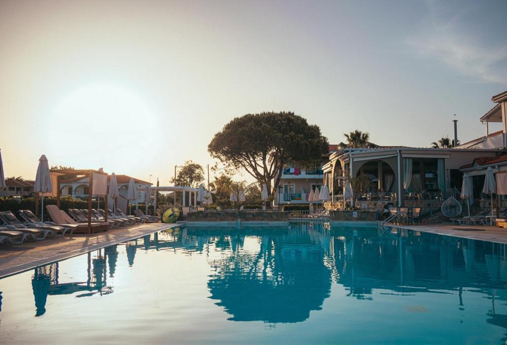 Denny'S Inn Kalamákion Dış mekan fotoğraf